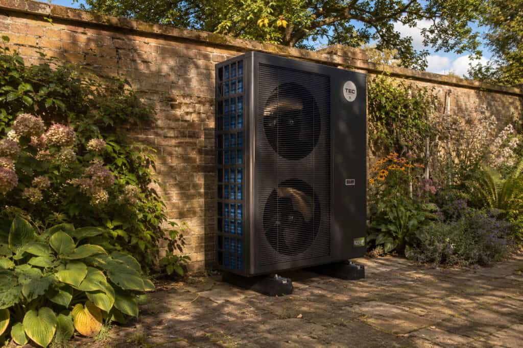 TEC HS15 hybride warmtepomp naast cv-ketel voor grotere woningen